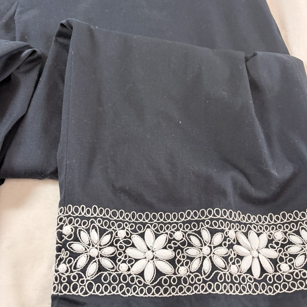 Kate Hill Black Capri Pants White Floral Embroidered Beaded Hem 18W Classic EUC - Picture 2 of 11